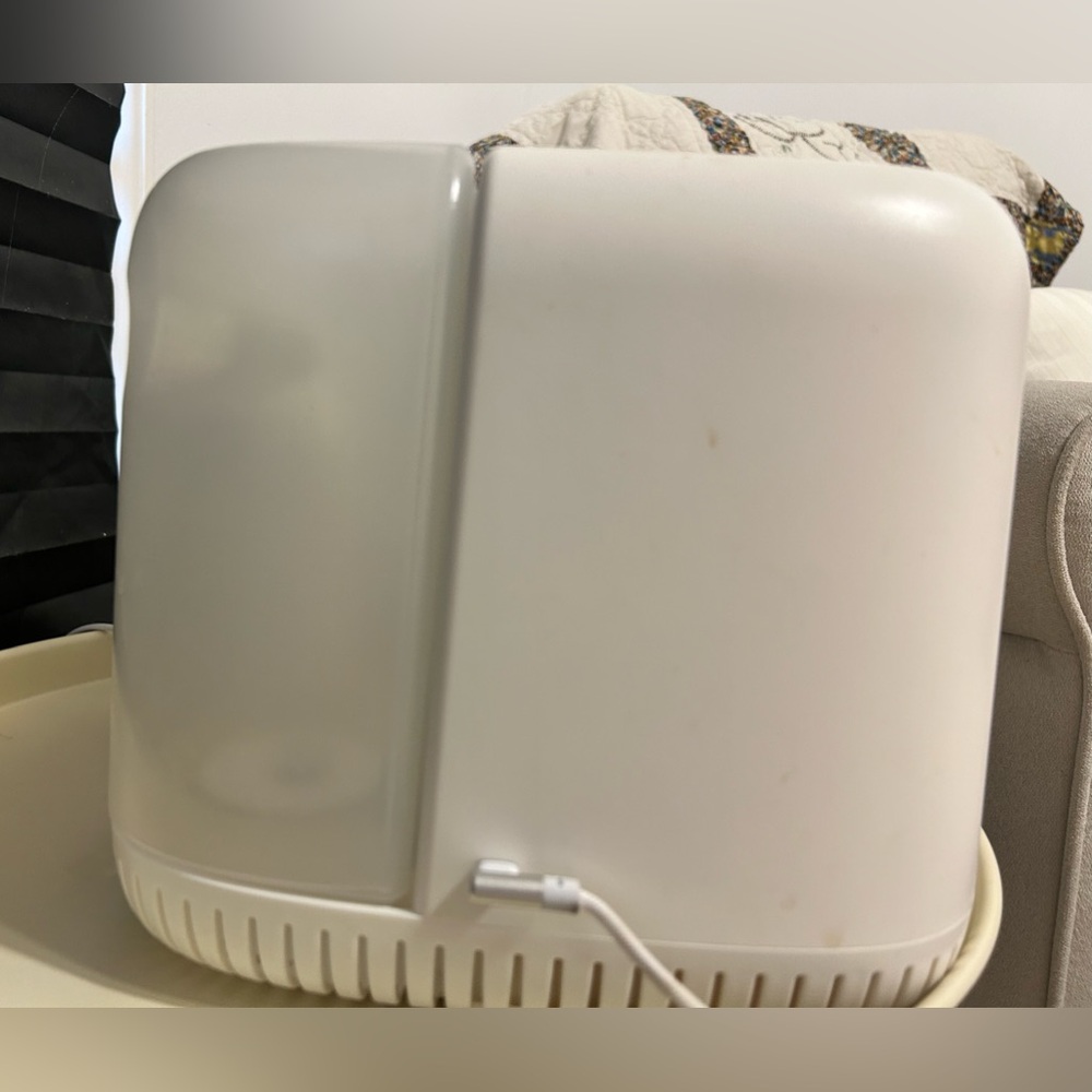 Canopy humidifier, gently used with cord